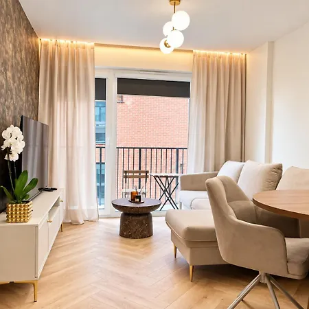 Premium Agosto Ii Centrum -parking, Fv, Srodmiescie, Piotrkowska, Manekin * Lodz