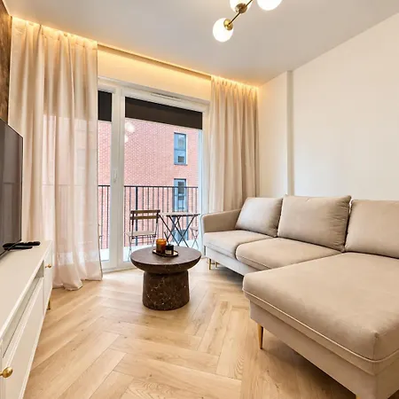 Premium Agosto Ii Centrum -parking, Fv, Srodmiescie, Piotrkowska, Manekin Lodz