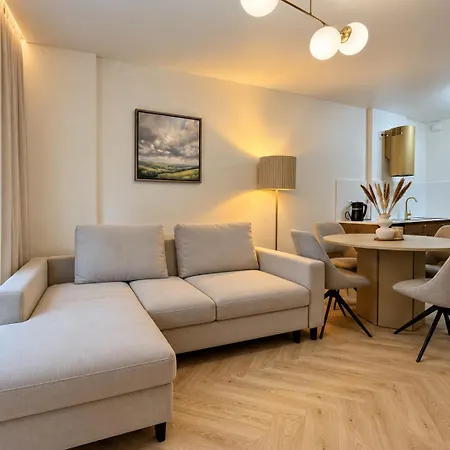 Premium Agosto Ii Centrum -parking, Fv, Srodmiescie, Piotrkowska, Manekin *